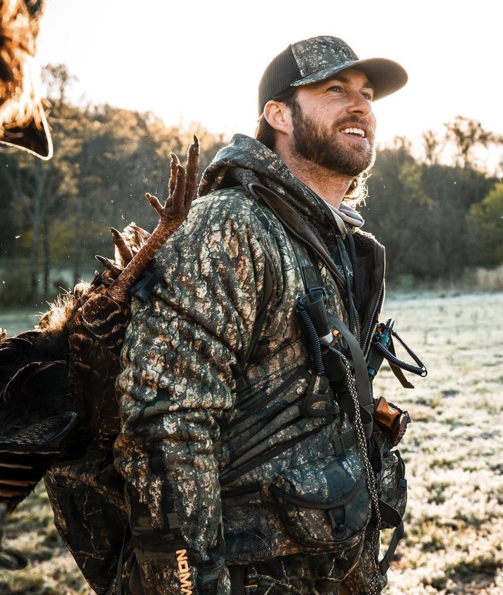 RileyGreenMusic's tweet photo. Great weekend in the woods and on the water with @LukeBryanOnline and the @Realtree Road Trips boys. #bassfishing #turkeyhunting #weouthere https://t.co/AtiTsv65tN