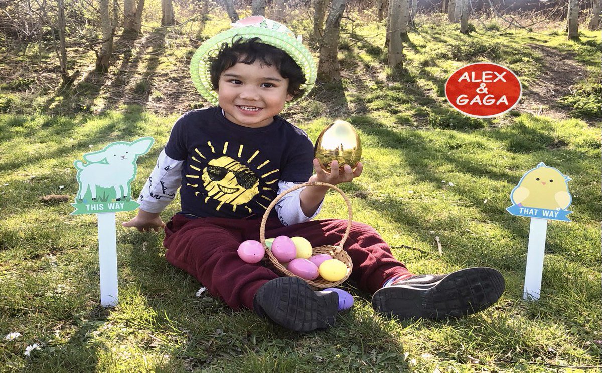 kidszoneUK's tweet photo. New #EASTER episode of #AlexandGaga bonnet making and egg-hunt looking for clues. Follow the link below:

https://t.co/mA548x8nmJ 🐣 

#youtube #kidschallenge #ToddlerLife #mumlife #easterbonnet https://t.co/HaXNqX4LqN