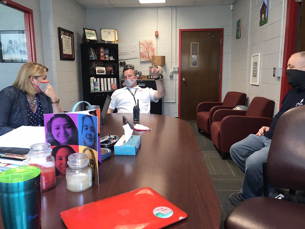 JCPSHighEA_AofL's tweet photo. Ended my day @Waggener_JCPS where I got to see several classrooms, dismissal, & a debrief meeting with admin & the plant operator. Nice job, @PrincipalHitch and team!
#JCPSReturns
@JCPSAsstSuptHS @JCPSHighEA_2 https://t.co/66AQ6JZa76