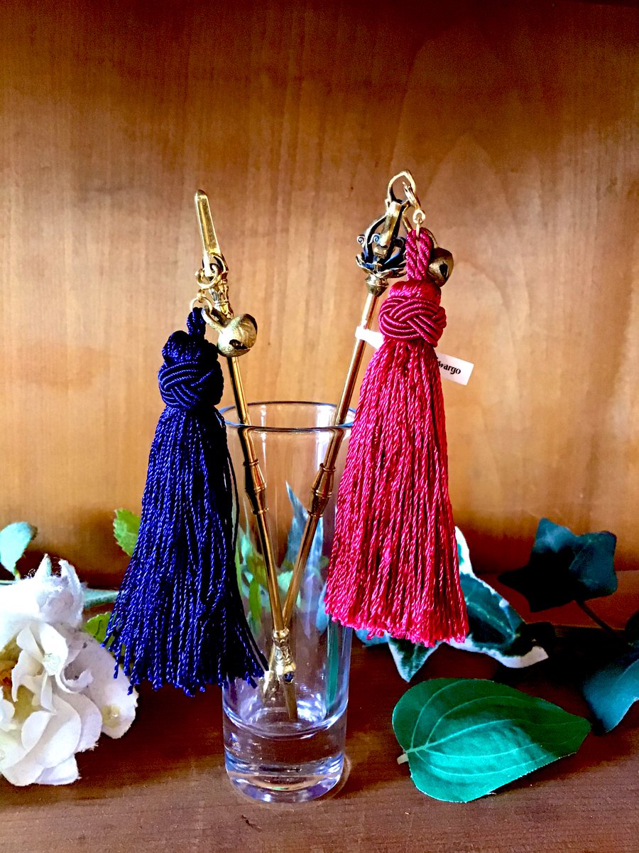 Wargo店舗販売スタッフ 清水坂かんざし屋 タッセルかんざし可愛いけど扱いが難しそう とお悩みの方必見 実はクセが付いてしまっても簡単に直せます 衣類用アイロンのスチームを当ててタッセルを優しくにぎるだけ もしくはお湯を沸かしたやかん