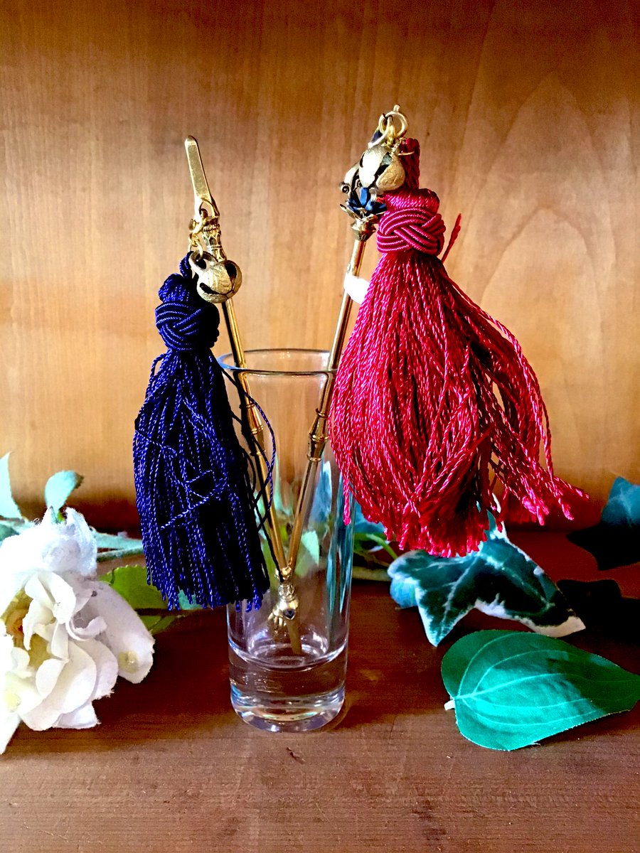 Wargo店舗販売スタッフ 清水坂かんざし屋 タッセルかんざし可愛いけど扱いが難しそう とお悩みの方必見 実はクセが付いてしまっても簡単に直せます 衣類用アイロンのスチームを当ててタッセルを優しくにぎるだけ もしくはお湯を沸かしたやかん