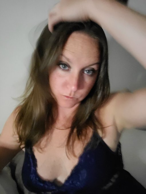 #hotwife #milf https://t.co/6Vw8qpdWK6<a href="/tag/hotwife"class="tags">#hotwife</a><a href="/tag/milf"class="tags">#milf</a>