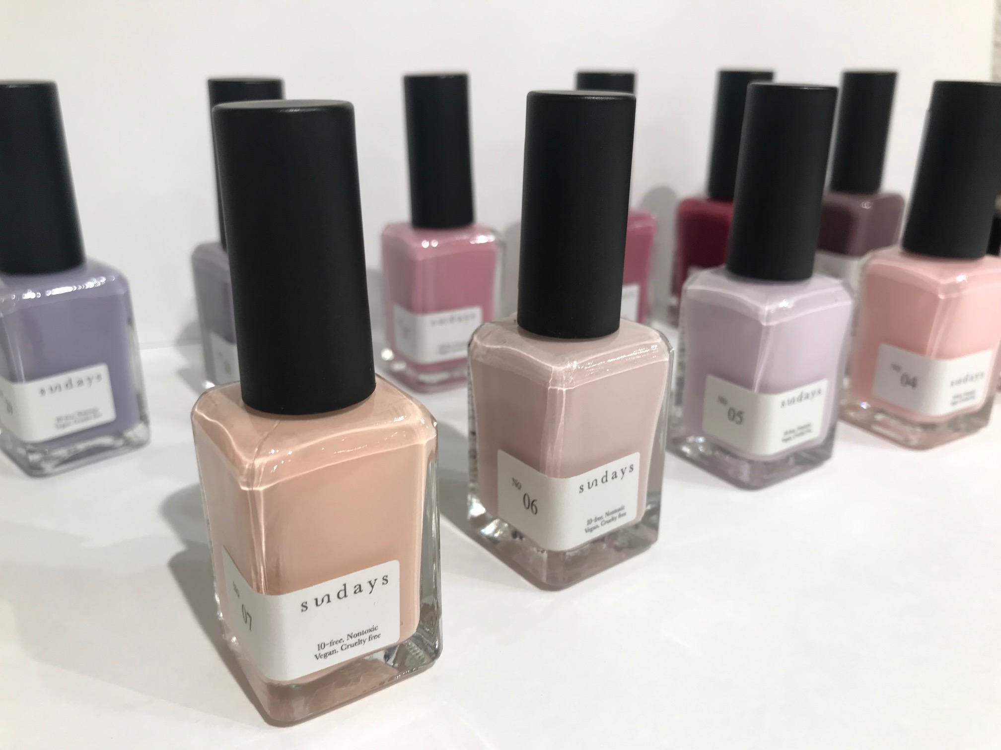 スミス 東京スカイツリータウン ソラマチ Sundays N Y 発 10種類の化学物質を完全カットした爪に優しい ネイルポリッシュ プロ用製品なので ひと塗りで鮮やかに発色します 飽きのこない長く使えるカラーを厳選しています スミス Smith