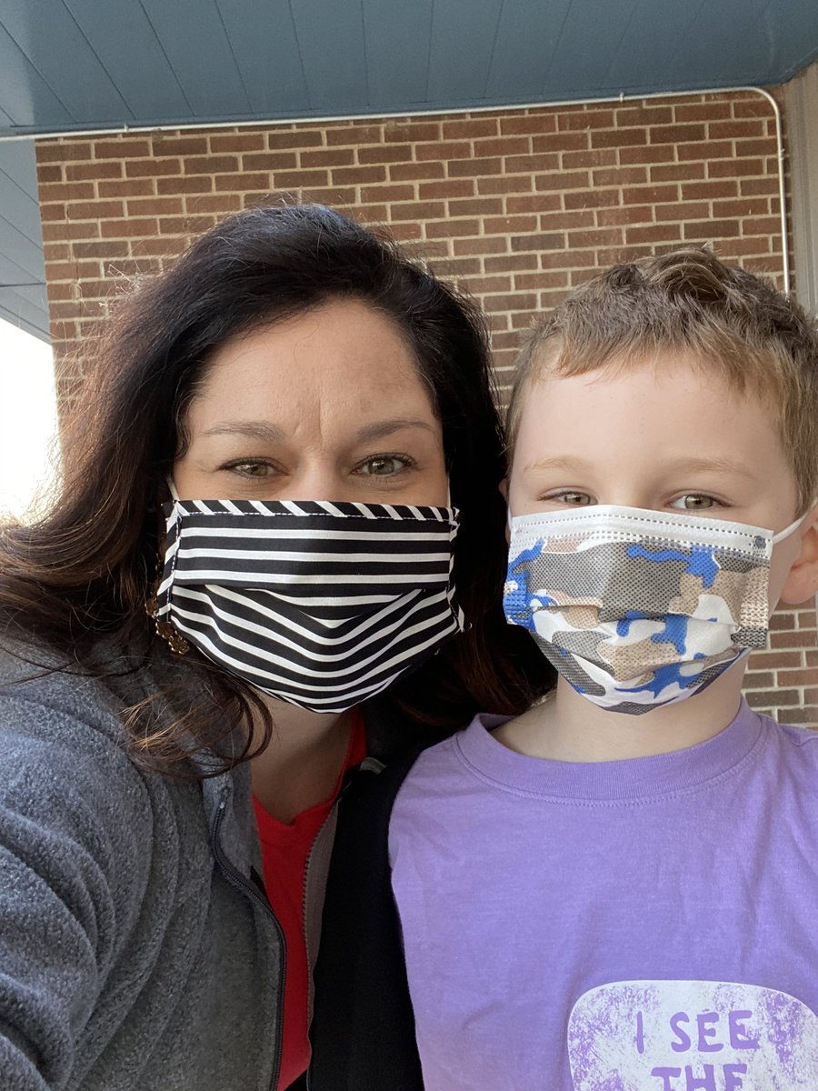 WeRScarborough's tweet image. What a wonderful way to start the week!
Thank you Charlie for your amazing greeting skills this morning!
He did such a great job! 
We love this new PTO Silent Auction option!
❤️💙🙌🏼💙❤️🤟🏼❤️💙
#myolatheschools #morninggreeter #betheone #relentless #relationships #focusonthefocus