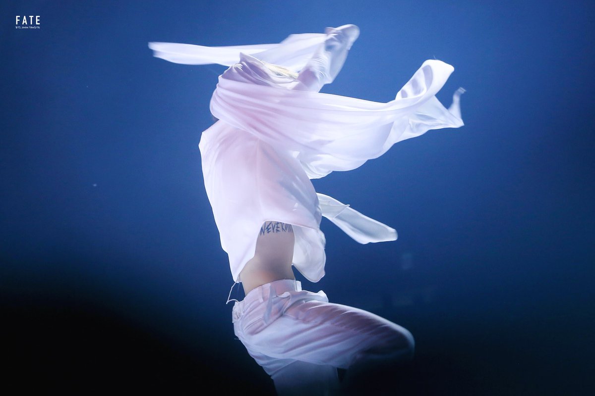 JIMIM_of_BTS's tweet photo. 天使が舞い降りる世界

#JIMIN https://t.co/Lh4Ns44yRu