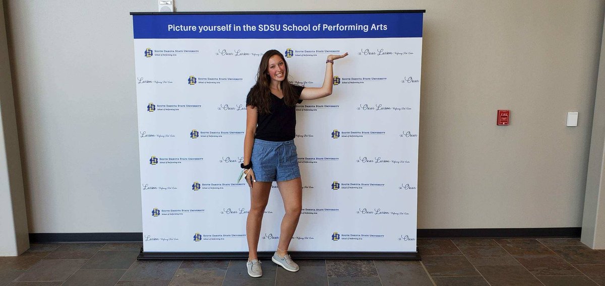 ja_nae_rush's tweet image. because i only have 16 days of school left... and i am officially going to sdsu and going to sing in the choir:)
#seniormonday