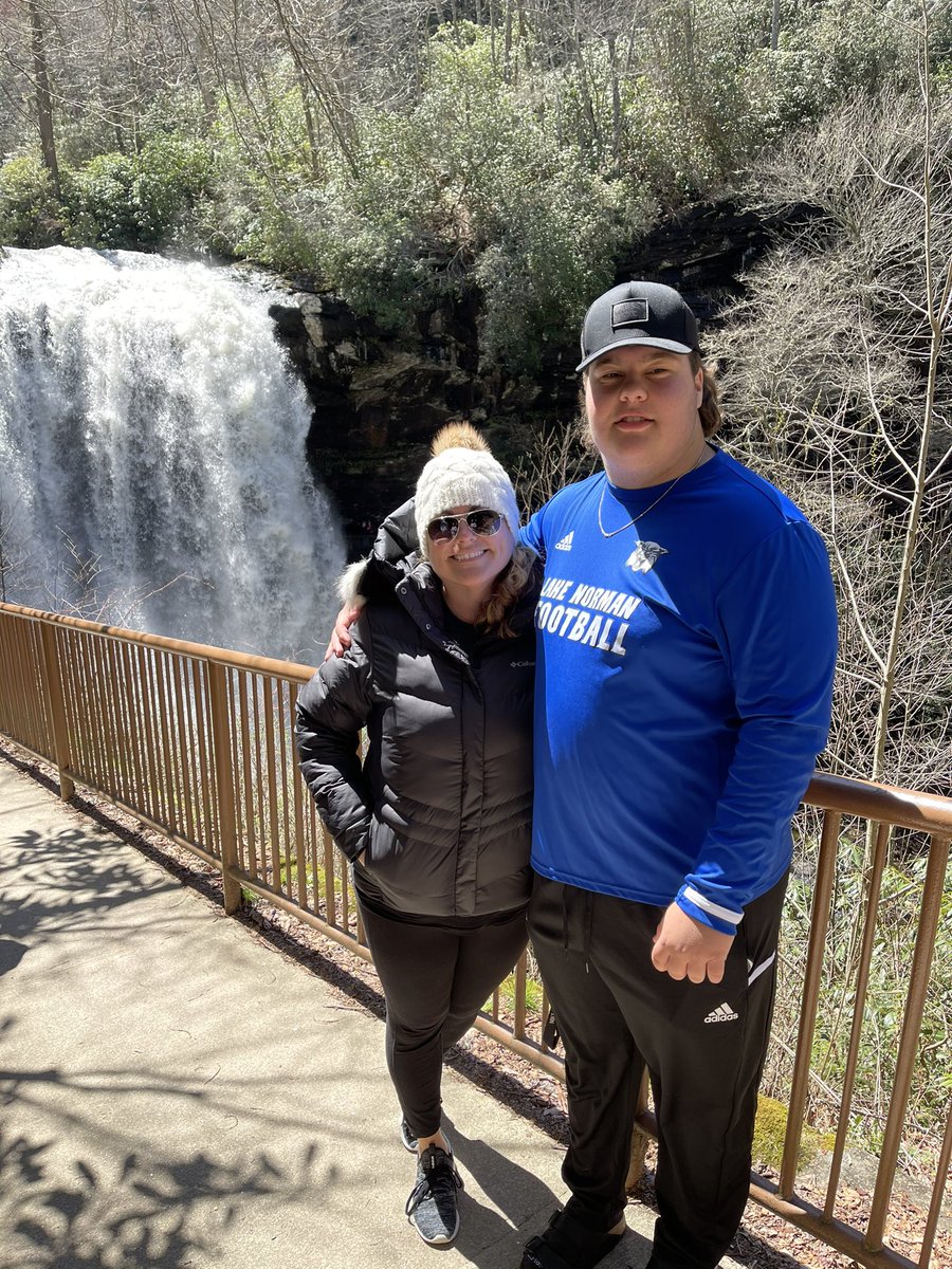 PeytonDavis65's tweet photo. Had a great time up in Cullowhee and the surrounding areas this past weekend! Looking forward to the next 4years @CoachSpeir @CoachHoltWCU @Jay_Guillermo57 @Arketa_Banks #WheeLife #365Tough https://t.co/qPzddXI0WZ