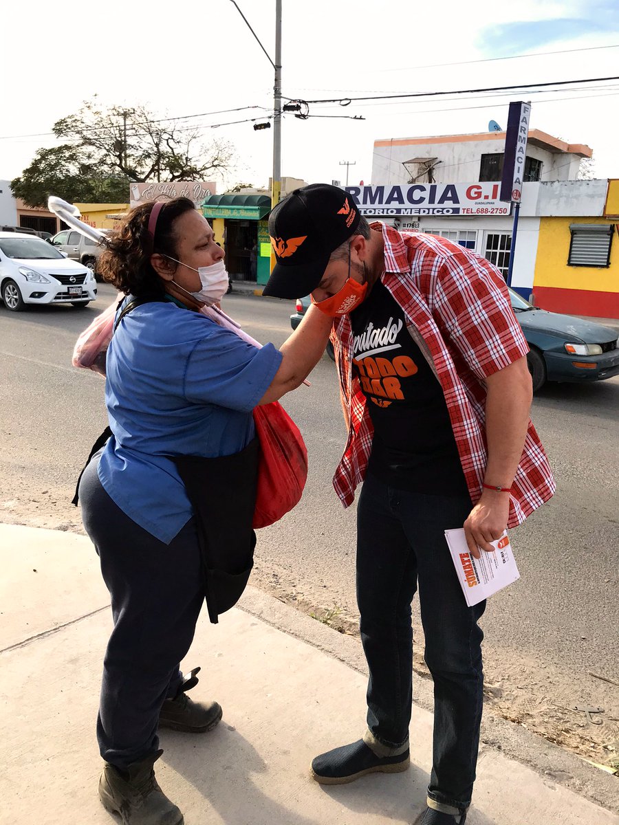 CharlyLeonMC's tweet photo. Esta candidatura no significa nada sin escuchar las voces de las y los ciudadanos. Los hermosillenses están inconformes con el gobierno actual pero también con el anterior. @MovCiudadanoSon ofrece una tercera vía, una opción diferente. ¿Nos apoyas? https://t.co/49GER9Q4uh