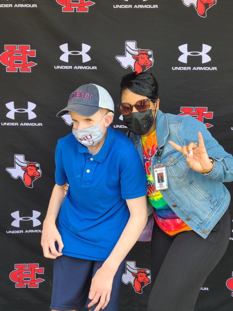 DericaTurner's tweet image. &quot;They ask me what I do and who I do it for...&quot; 

 #CoordinatorConnects #GlowGrowGo #AutismAwarenessMonth2021 #intentionalpractices #HeartWork 
💙🤘♥️🖤

Talk about full circle, the young man the photo with me was my student my first year as a SpEd teacher in CHISD and now....