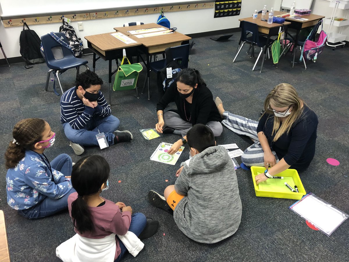 mdunn29's tweet photo. When you get to do a Math Lab Site &amp; the teachers Rock It!! @ReavesBees @cajunprincipal @ZunkerTammy https://t.co/kt6GLXCF0k