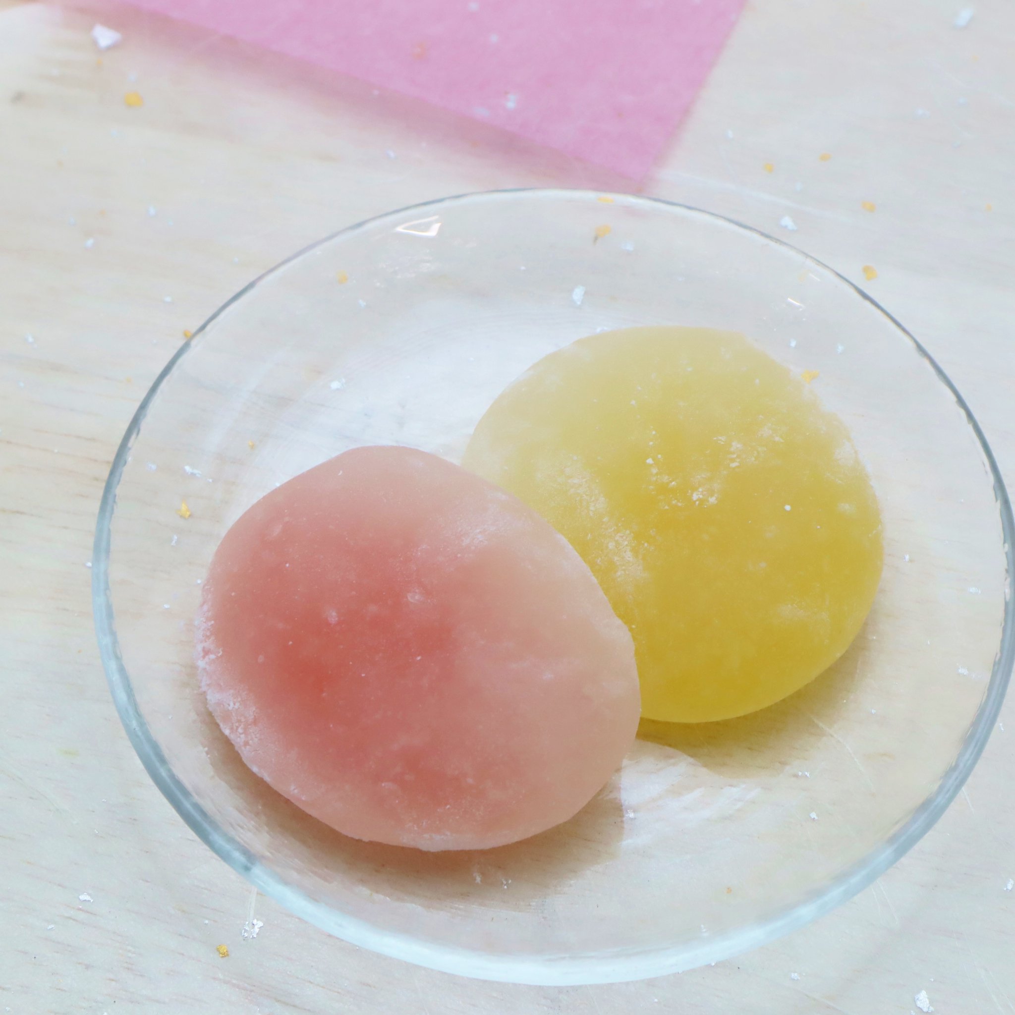 株式会社あわしま堂 公式 夏にオススメの涼菓 フルーツ水大福 桃 パイン 5個入 桃ピューレ 入りの桃味水大福 と パイン水ようかん 入りのパイン大福を詰め合わせました 暑い時期にもするっと食べやすく 見た目も爽やかな和菓子です 中 株式会社あわしま堂 公式 夏にオススメの涼菓 フルーツ水大福 桃 パイン 5個入 桃ピューレ 入りの桃味水大福 と パイン水ようかん 入りのパイン大福を詰め合わせました 暑い時期にもするっと食べやすく 見た目も爽やかな和菓子です 中