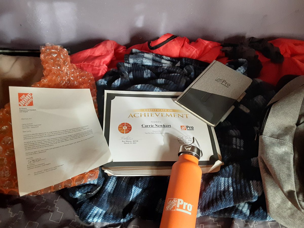 Wow! Home Depot Jackpot with pro shirt that is super small and a coffee cup Jack dropped. Still thought this was cool!#HomerAwards! pic.x.com/h0osAvnnzs