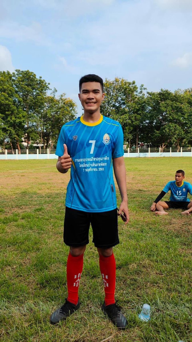 ZeedFootball's tweet photo. น่าร๊ากกก 😂 #นักบอล #นักบอลหล่อ https://t.co/HKh3x1SgCc