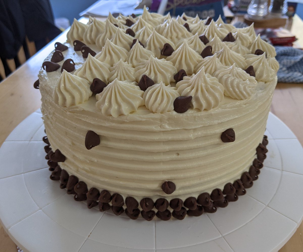 A cake made by mwah ❤️
#amateurbaker