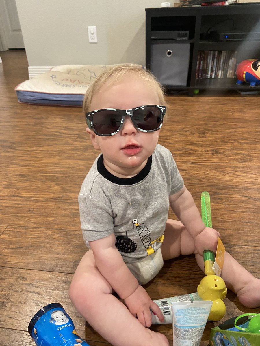EmilyHamilton68's tweet photo. Eli’s 1st Easter 🐣 https://t.co/MgxKbFexXs