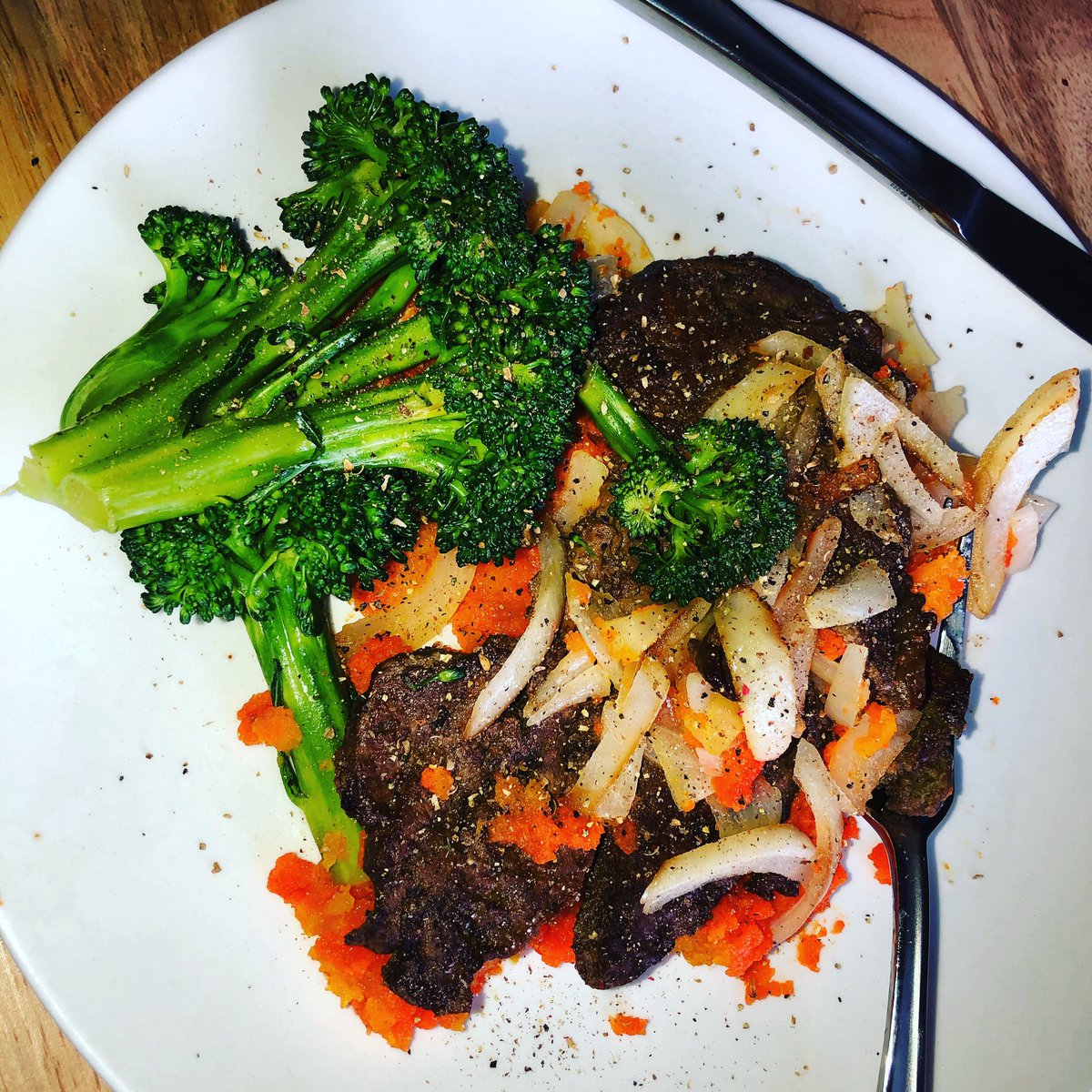 Weekly liver and onions with butternut squash and carrot purée and broccoli #wahlsprotocol #wahlswarrior #msawareness #mswarrior #multiplesclerosis