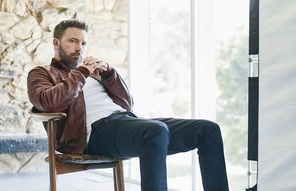 BSTOFBENAFFLECK's tweet photo. Ben Affleck for Men's Journal photoshoot (2017). https://t.co/p9Q1om6ZQY