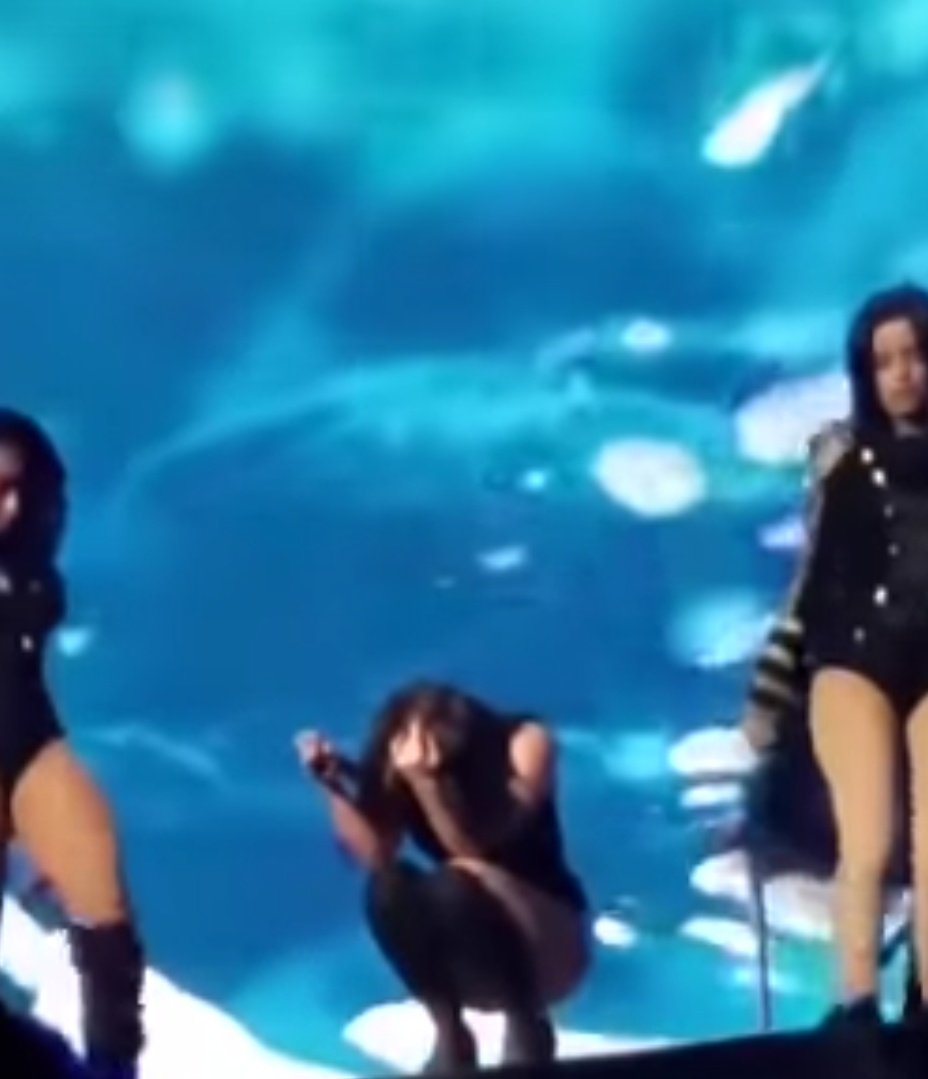 AzucenaxCs17's tweet photo. Les recuerdo que ellxs también son personas y ni SYCO ni nadie se preocupo por todo lo que estaban pasando, ahí se podía ver que les importaban poco. Simon sos una mierda 💖

JUSTICE FOR FIFTH HARMONY

JUSTICE FOR FIFTH HARMONY https://t.co/HrQnfQ1nJ7