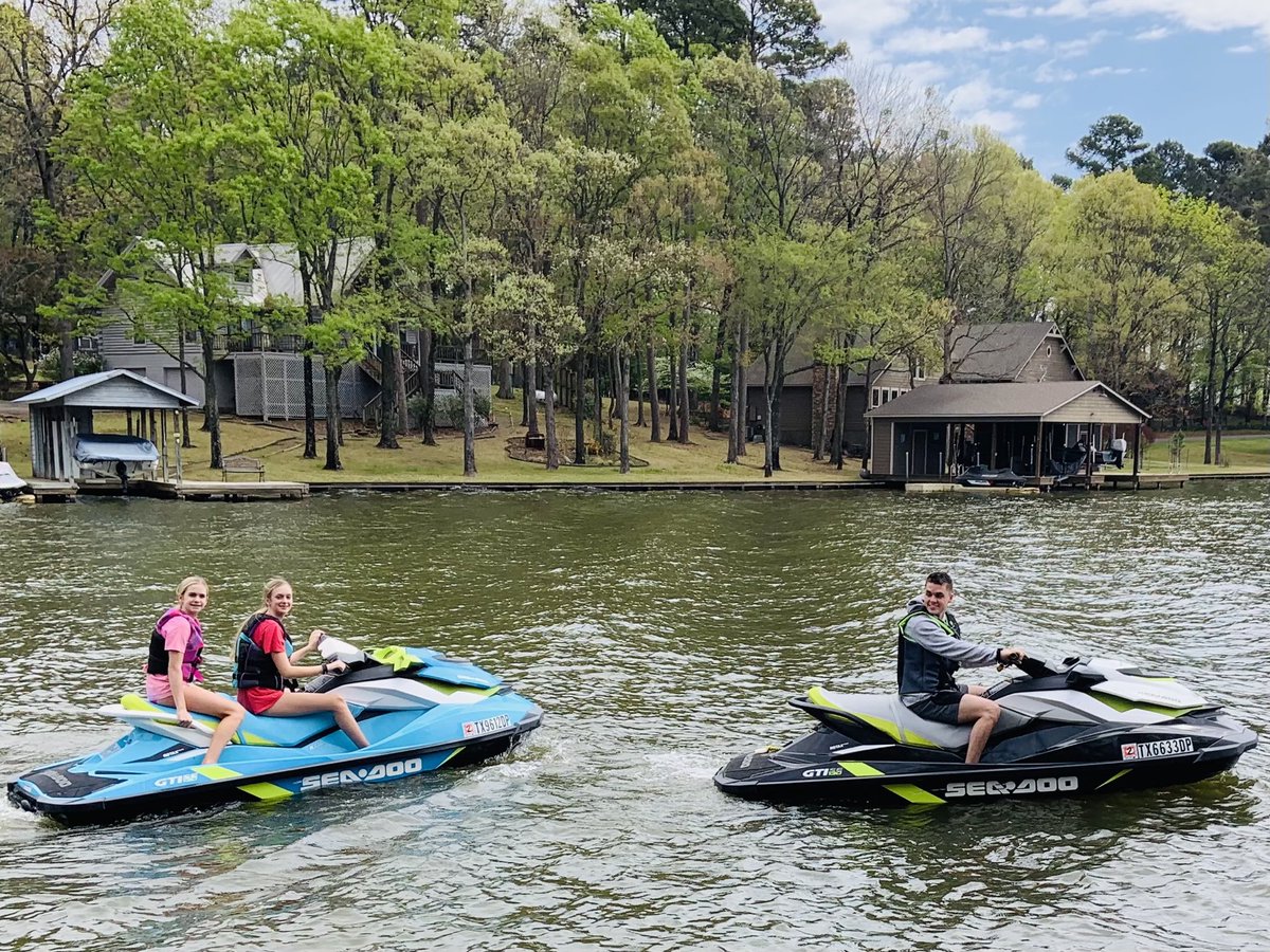 MrJim_Harris's tweet photo. Enjoyed lake time this weekend with ⁦@nolanebel14⁩ #HarrisHideaway https://t.co/VFVDm3ZQzX