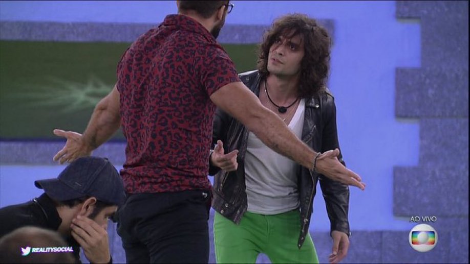 Eu vou repetir todo dia q esse cara ficou e a Carla saiu PRO RODOLFFO #bbb21 https://t.co/vxc6kIfd2d