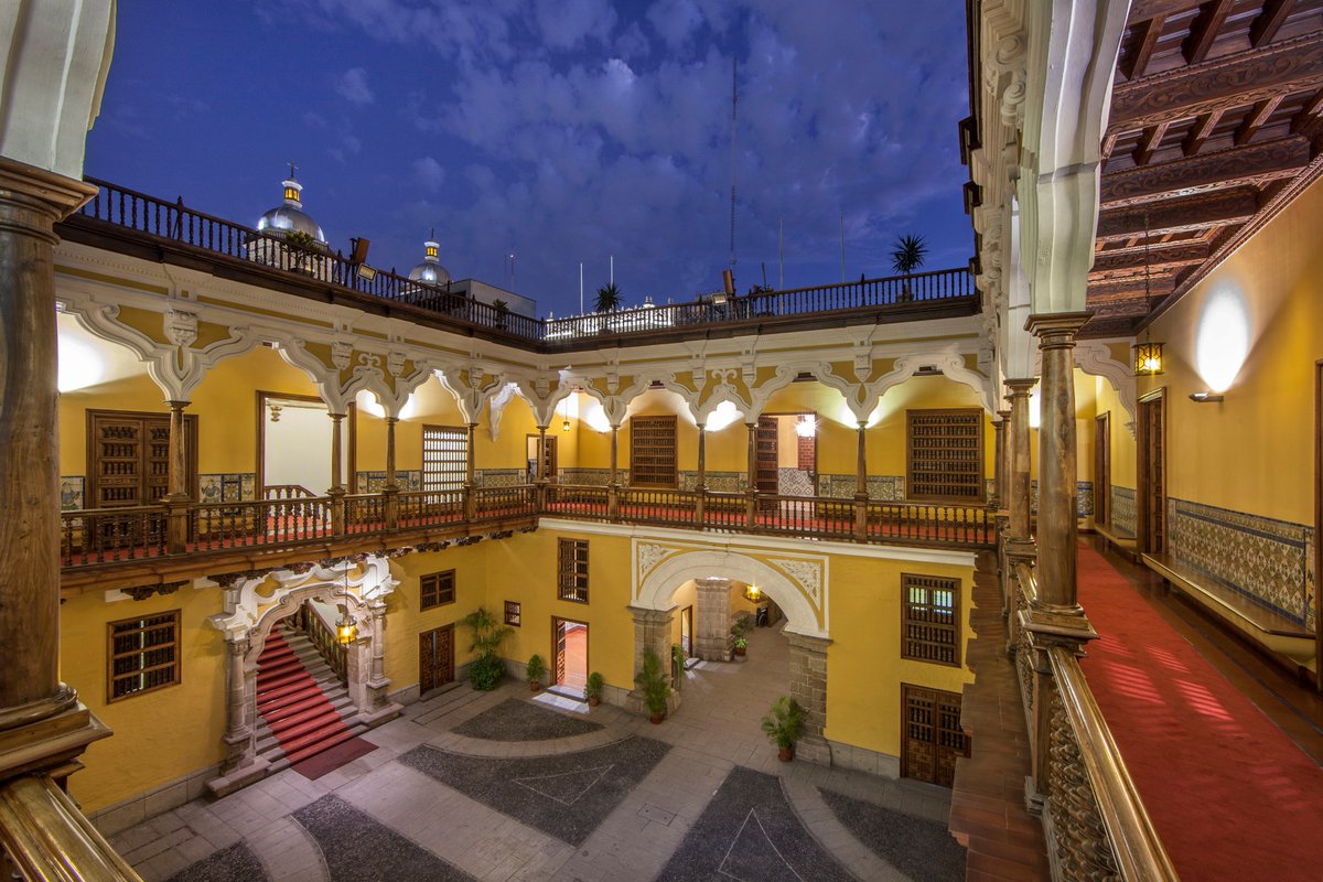 We're visiting the Palacio de Torre Tagle (Torre Tagle Palace) in Lima, Peru this evening, the home of the Peruvian Ministry of Foreign Affairs. It was commissioned in either 1715 or 1730 (I guess there's some disagreement as to the year) to be the home of the then treasurer.....