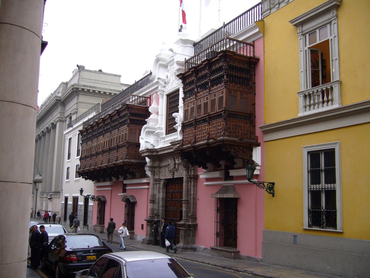 We're visiting the Palacio de Torre Tagle (Torre Tagle Palace) in Lima, Peru this evening, the home of the Peruvian Ministry of Foreign Affairs. It was commissioned in either 1715 or 1730 (I guess there's some disagreement as to the year) to be the home of the then treasurer.....