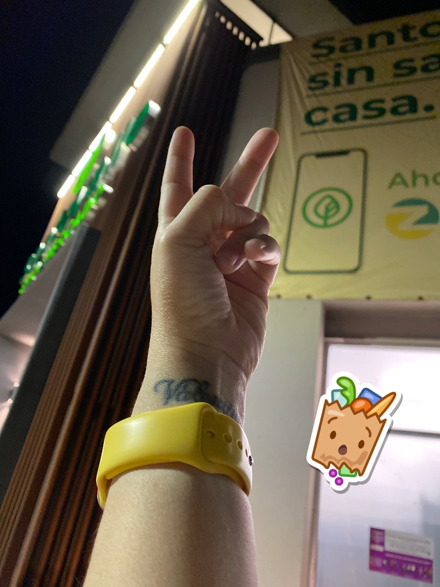 LupitaLB's tweet photo. Dip y cerveza de #enque mi #TíoServando, why not? (@ Santovalle in Hermosillo, Sonora) https://t.co/eNWKATsy4c https://t.co/7t9lI45ect