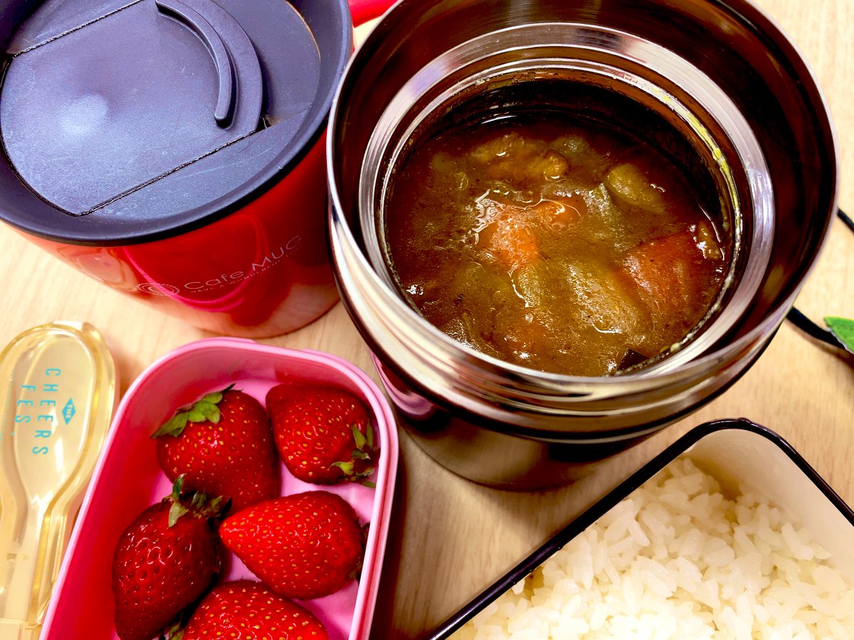 同じカレー4食目 まだいける ディンギル星人に撃たれたのを黙って戻って来て取り舵 元気な屍の春待のイラスト 同じカレー4食目 まだいける ディンギル星人に撃たれたのを黙って戻って来て取り舵 元気な屍の春待のイラスト
