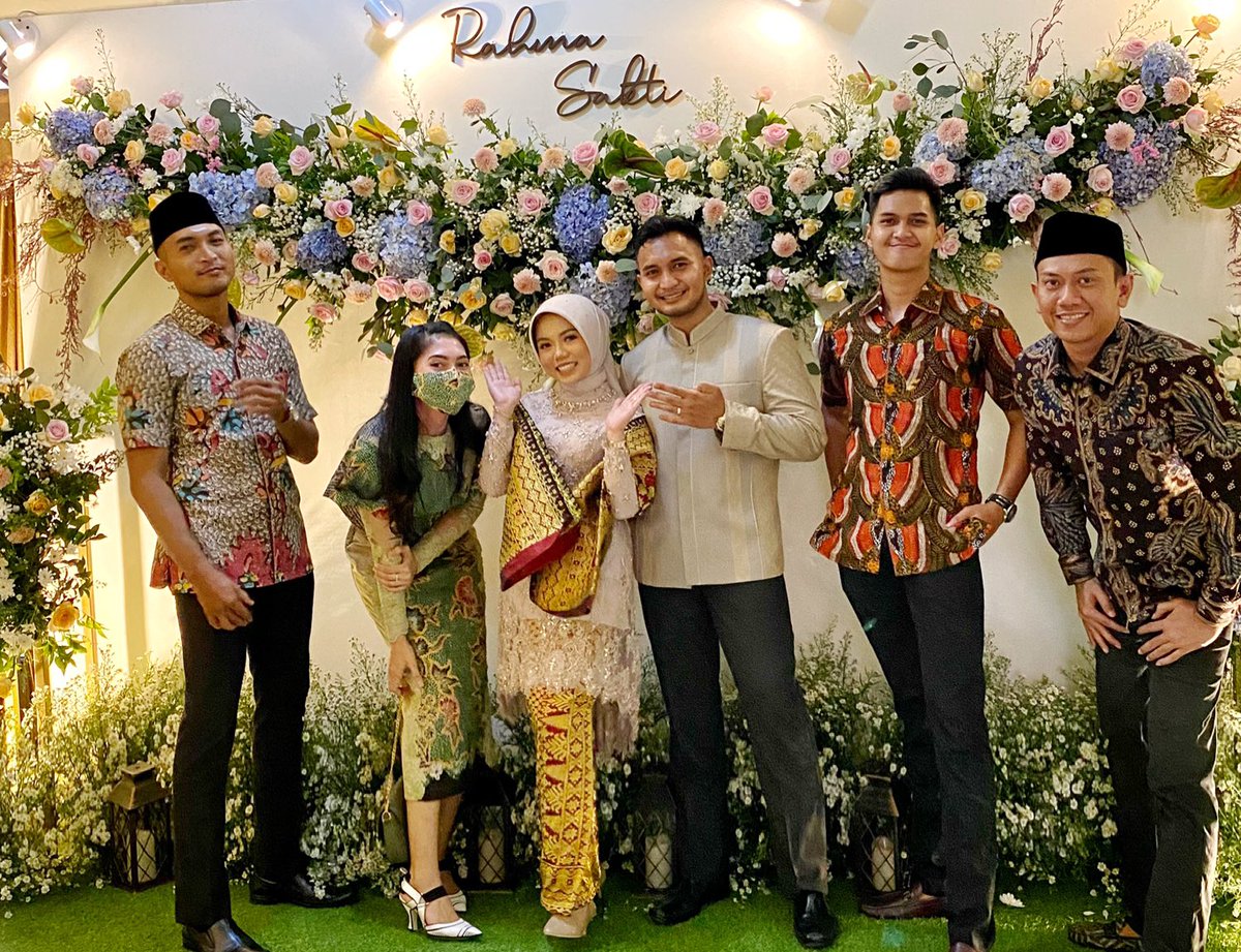 TriSaktiAnggoro's tweet photo. Engagement. https://t.co/equeKKCLBo