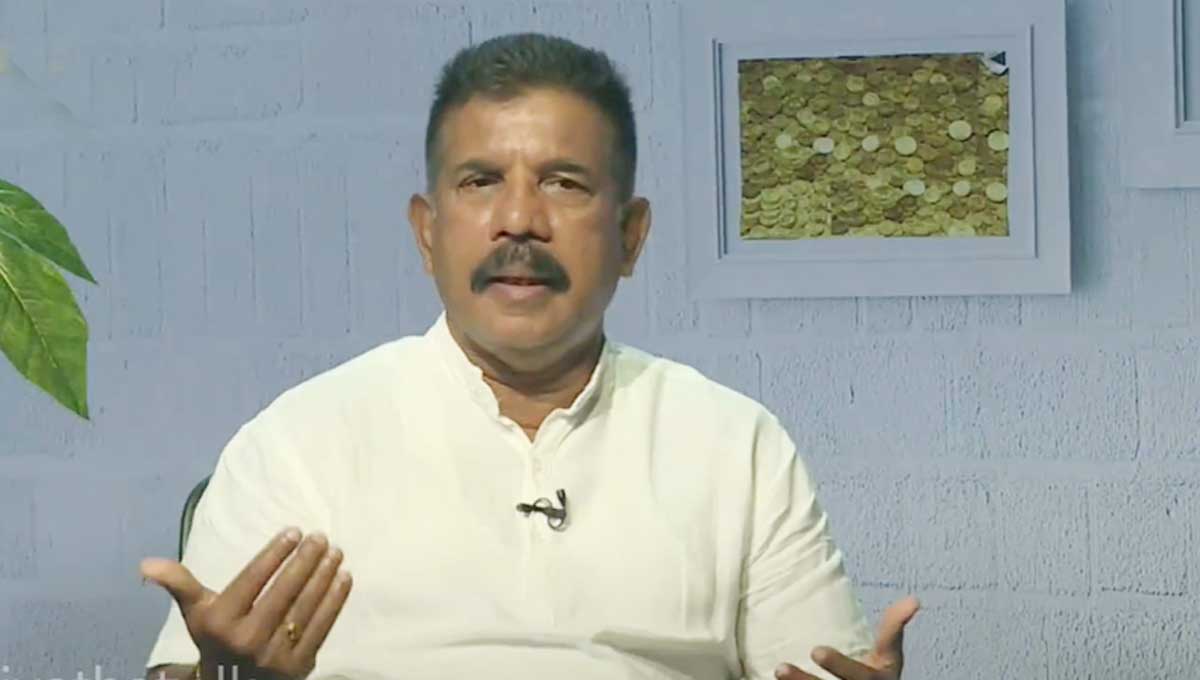 "#Oxygen level doesn't drop because you cut down trees🌳. #MiddleEastern countries hardly have any trees🌵, but they still have oxygen." - Siripala Amarasinghe (Chairman Central Environmental Authority)🤦‍♀️

This man suppose to protect #environment

#lka #SriLanka #deforestation