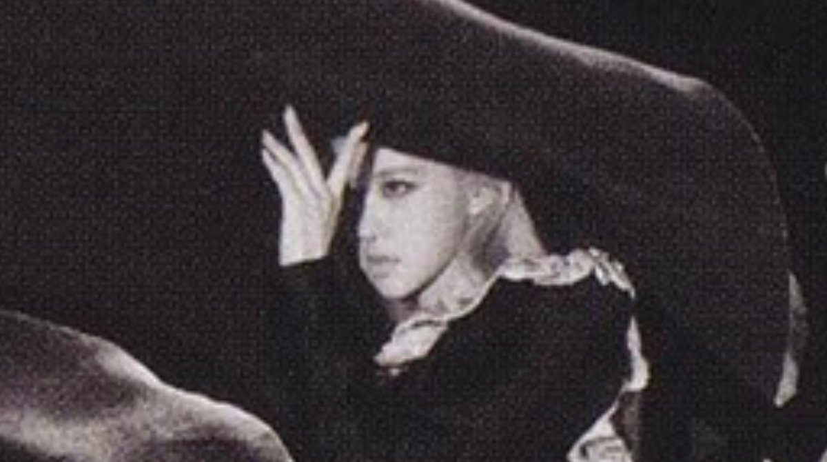 chaemabae's tweet photo. OUR PRIDE SOLOIST ROSÉ
#GratefulForROSÉ https://t.co/WQZ7MaMhf0