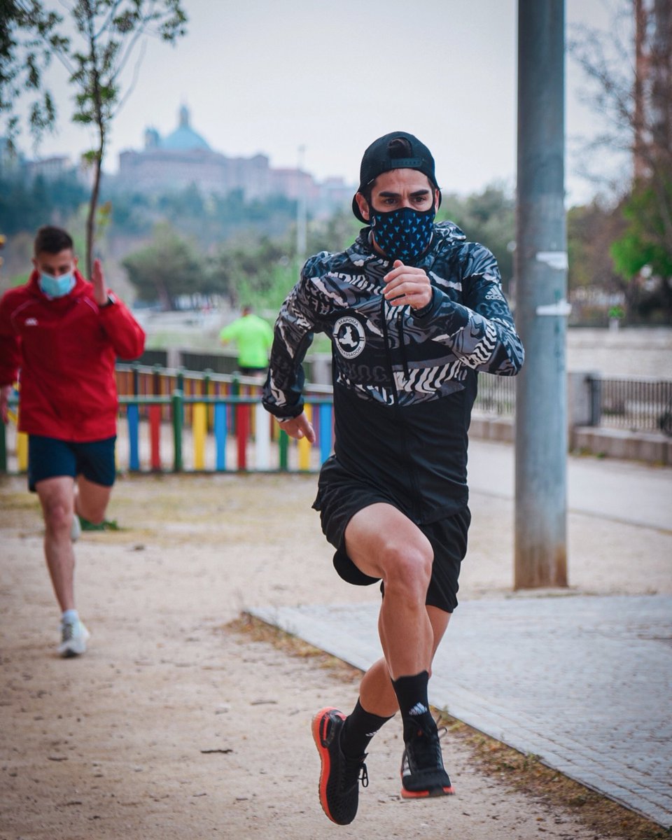 AD_MAPOMA's tweet image. El deporte es salud. Superación. Solidaridad. Compañerismo.
El deporte nos une. Nos fortalece. Nos enamora.
¡Feliz #DiaInternacionalDelDeporte!
(Todo el mundo a moverse hoy)✌🏻😜

#MapomaRunners #MapomaTraining