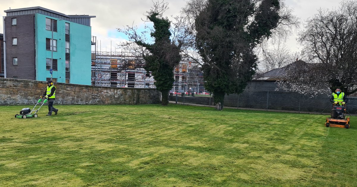 Our candidates were successful in obtaining grounds maintenance jobs with <a href="/StirlingCouncil/">Stirling Council</a>! 🦺

We delivered #training to ensure the group could hit the ground running covering training in manual handling and safe use of the grounds maintenance machinery.  

#Stirling