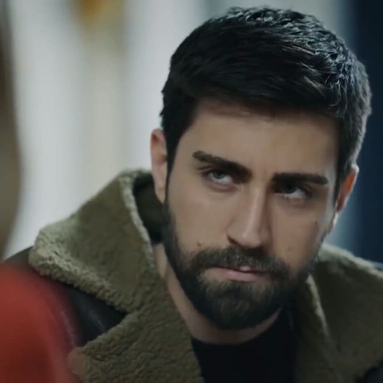 MahdiehSoleyma1's tweet photo. Baak Baak laaflera Baak laaflera
#teşkilat #teskilat #trt1 #sarze #zaser #caglarertugrul #çağlarertuğrul #denizbaysal #mesutakusta 
@caglarertugrul 
@denizbaysal_ 
@mesutakusta 
@teskilattrt 
@trt1 https://t.co/sJhjUiAE4E