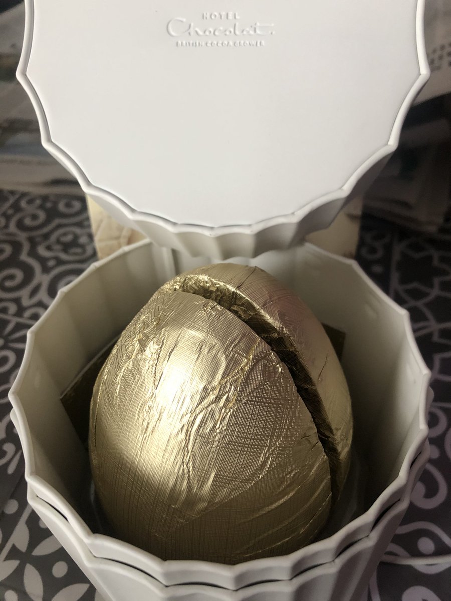 RachelCoquard's tweet photo. The fanciest Easter egg I ever did receive with thanks to my husband and @HotelChocolat #hotelchocolatthanks https://t.co/5R0L5PAflL