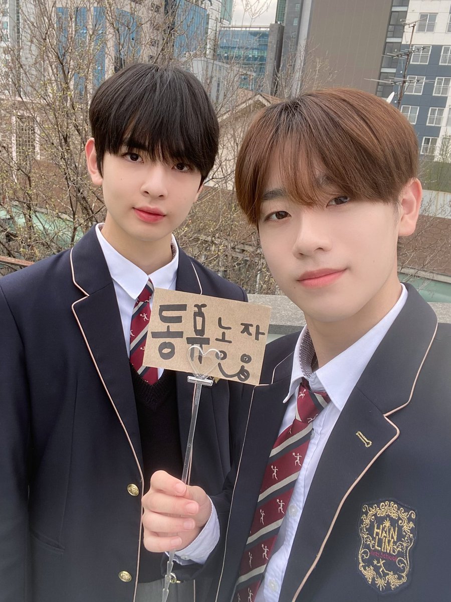 the_EPEX's tweet photo. [🍀]

동현 + 뮤 = 동뮤농장 😜

#EPEX #이펙스 #KEUM #금동현 #MU #뮤 #동뮤농장 #이펙스의_하루 https://t.co/NrXrO5RWEK