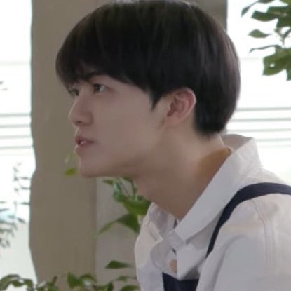 พี่มินเมื่อไหร่                      ไม่มีเวลา
จะสอนการบ้าน                  ตามจีบแฟนเก่าอยู่