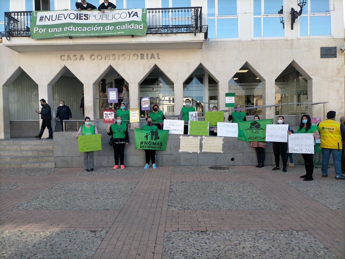 PAH_Arganda's tweet image. Emergencia habitacional #Arganda @Arganda_Ayto @GuillermoHita @JaviRodriguezG  mañana 7 de abril 2 desahucios, 4 menores uno de ellos recién nacido se quedarán en la calle #NoMasDesahucios
