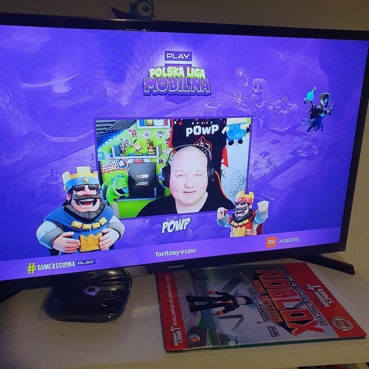 powp83's tweet image. Syn wieczorem mówi mi że ogląda łysego, jakiego łysego? Wchodzę do pokoju a tu serio łysy w TV 🤣 Zapraszam dziś na 1 kwalifikacje kolejnego sezonu Play Polska Liga Mobilna 18:00  twitch.tv/ligamobilna #pplm #powp #twitch #ClashRoyale #esport #łysy #xd