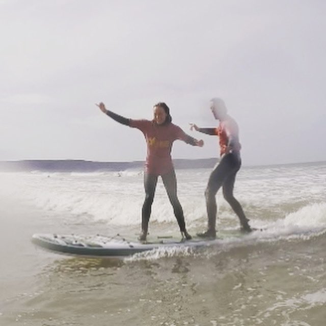 WoolacombeSurf's tweet photo. Tandem Tuesday!! 😎🤙🌊 couple of the WSC coaches practicing tandem surfing #tandemsurfing #twosup #surfers #sharingscaring #surfcoaching #surfschool #woolacombe #woolacombebay #training #bestjob https://t.co/HfnIvwFSZw