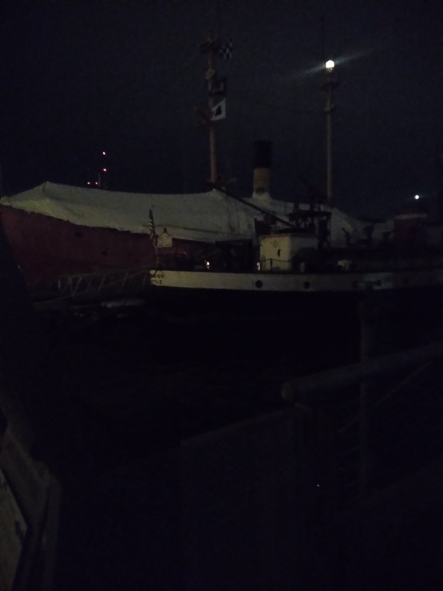 BarryAllanMcGh1's tweet image. "And so, it begins."  #SeattleSurge #TwitterUnderworldTelevision 
Tweet provided by New Universe Productions...A F.A.M.E Company