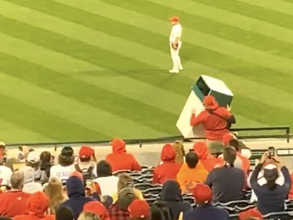 barstoolsports's tweet photo. This Man With A Broken Arm Holding A Full Sized Trash Can In Center Field Banging It For Jose Altuve's At-Bat Is An American Hero https://t.co/D57E00dg4S https://t.co/sCoZOKc4GK