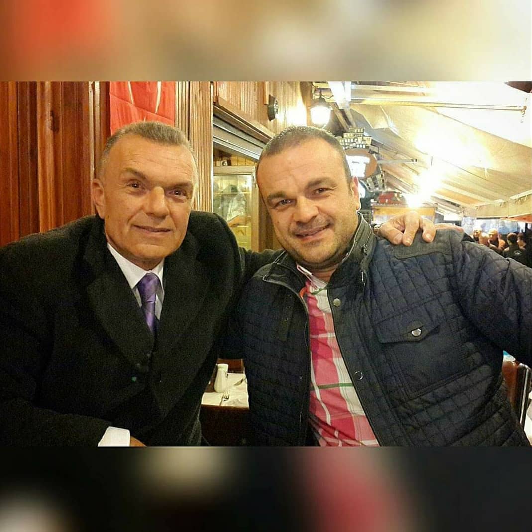 hakantemelli's tweet photo. 8 Yıl F 5 m2 yerde boşu boşuna ceza yattı ve pardon denildi, çıkıp hayata adapte olamadan yakalandığı sinsi kanser hastalığından kurtulamadı. 

Ağabeyim Gürkan Temelli gözümün önünde hakkın rahmetine kavuştu.

Mekânın cennet olsun Kemâl 'in biricik amcası Gürkan Reis https://t.co/pPJ1863HjA