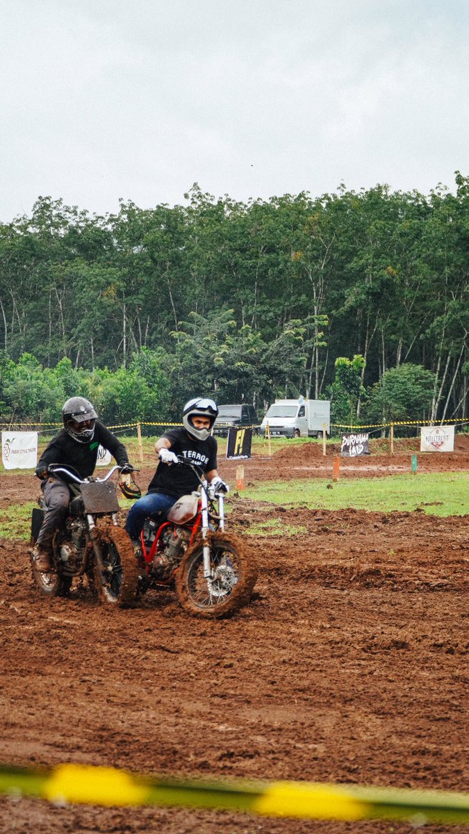 EAST HOOD tweet media