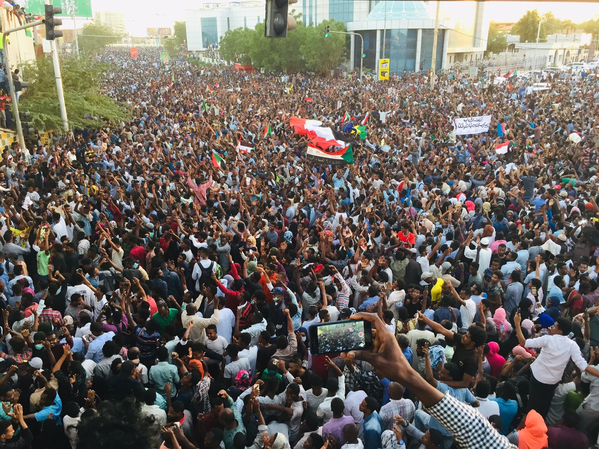 ali_faroug's tweet photo. #موكب6ابريل
اليوم العظيم
كم��ة من المشاعر المختلطة كانت في اليوم دا https://t.co/euWdUQS8Io