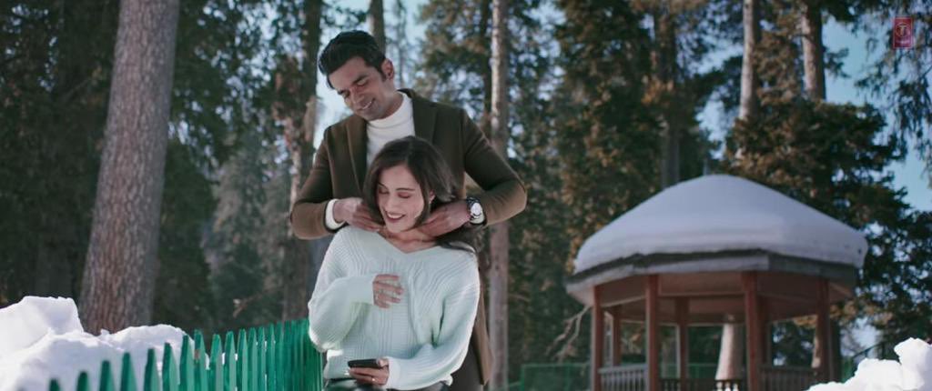 buzzsouk's tweet photo. The latest track #TujheBhoolnaTohChaaha featuring talented IAS officer @Abhishek_asitis is simply superb! Shot in beautiful Kashmir is breaking viewership records! Abhishek has created a special niche for himself with romantic albums. https://t.co/M43AlGHrZt