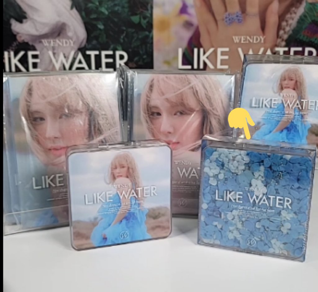 PLEASE NOTEThe case version that full with flowers are LIMITED EDITION. My GO is only for normal one. Thank you!  #RedVelvet  #WENDY  #Like_Water