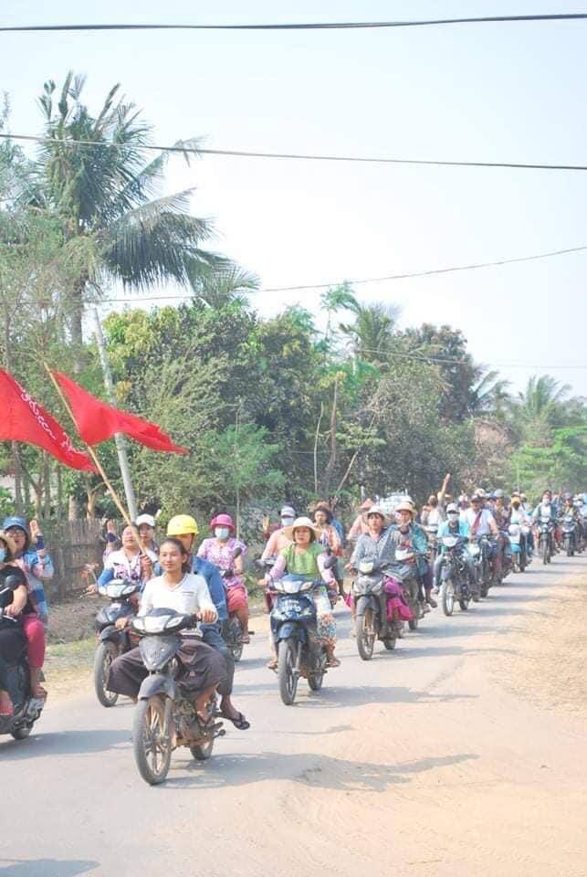 AyeAyesann's tweet photo. Kanbalu, Sagaing: Kyunhla residents demonstrated with motorcycles strike today against military dictatorship. #WhatsHappeningInMyanmar #Apr6Coup https://t.co/7Vw3p9ZNz3
