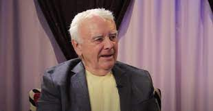 merlinpapin3's tweet photo. Hommage à #MarkElliott décédé à l'âge de 81 ans , il a été la voix des productions #Disney pendant 25 ans , et aussi Le retour des Anges de l'Enfer ou Powder
@FredOL69007 @tbarnaud https://t.co/yEhHE9Uxyb