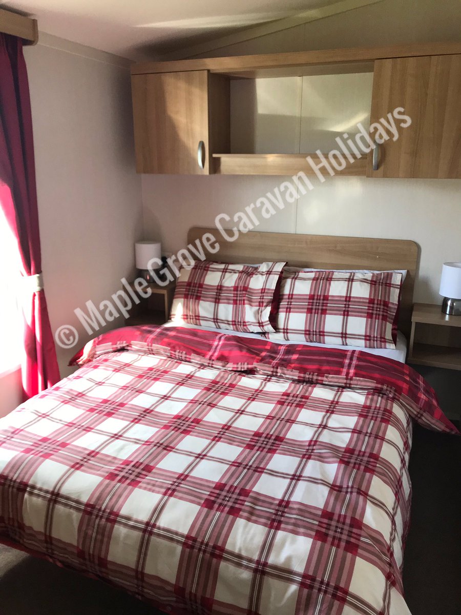 1MattBassett's tweet photo. A little plug for my caravan on flamingoland, please share. We still have plenty of 2021 dates available, DM me for prices, more info via link in my bio #CaravanToLet #FlamingoLand https://t.co/Nj9FTtZNmj